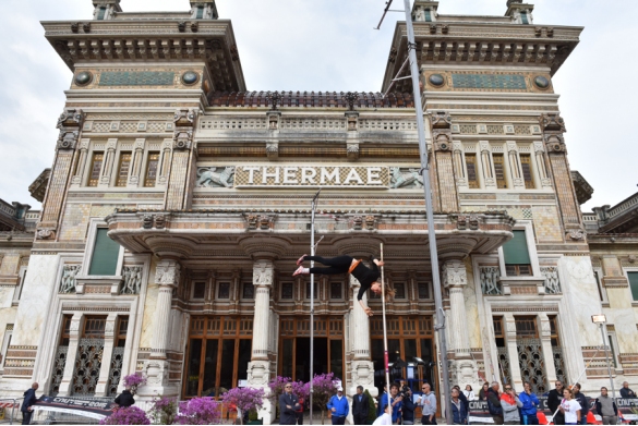 Salto con l'asta - CNU: Gara ufficiale di salto con l'asta in piazza Berzieri (campo omologato)